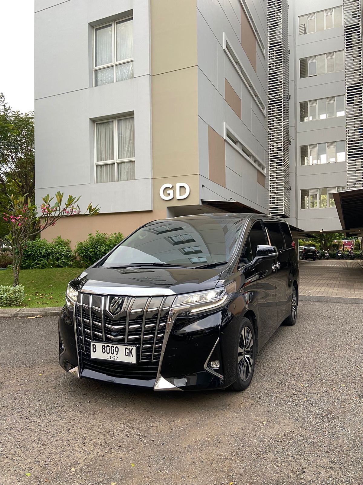sewa alphard jakarta,rental alphard jakarta,sewa alphard terbaik,rental alphard terbaik